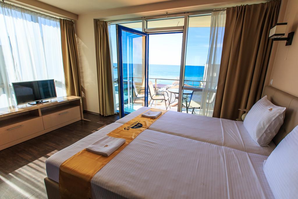 Atlantic Apartment